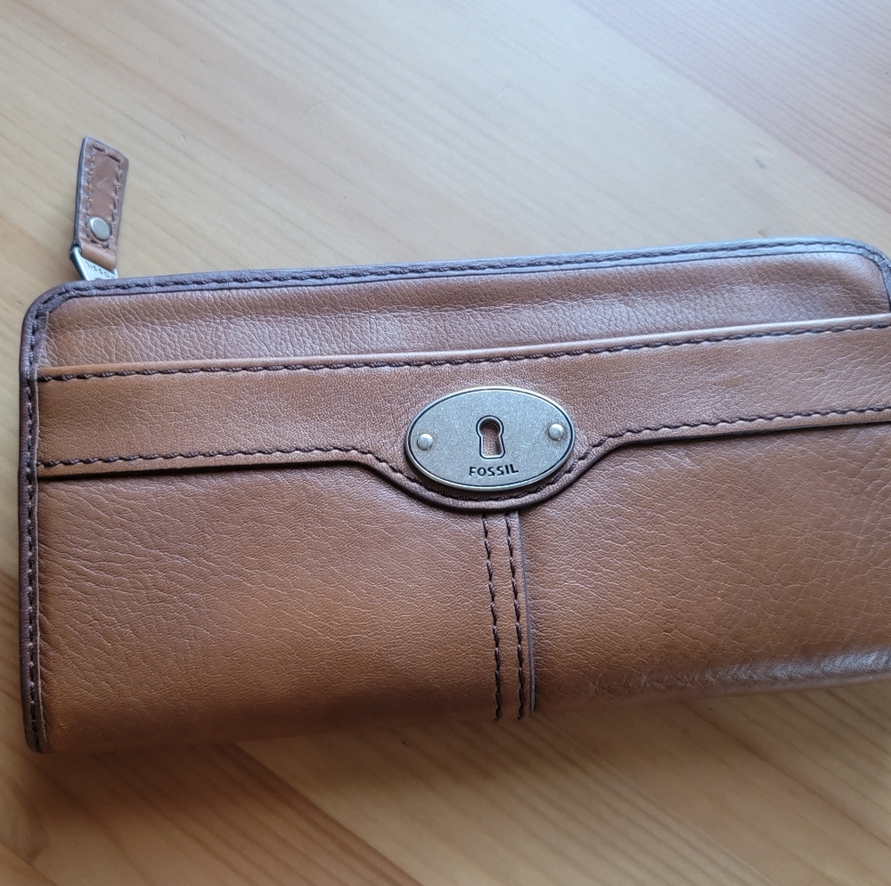 Fossil Marlow Zip Clutch Wallet, Brown